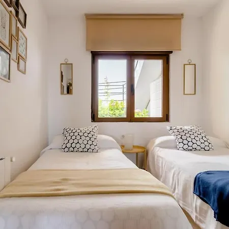 Casa De Flores - Con Jardin Privado Frente A La Playa De Apartmán Comillas