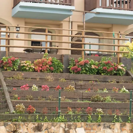 Casa De Flores - Con Jardin Privado Frente A La Playa De * Comillas