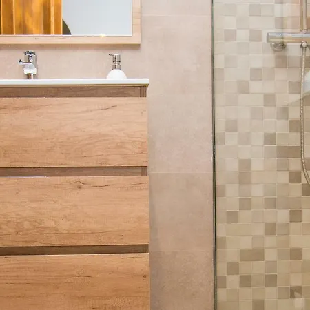 Apartmán Casa De Flores - Con Jardin Privado Frente A La Playa De Comillas