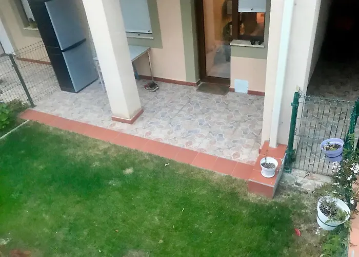 Casa De Flores - Con Jardin Privado Frente A La Playa De 코밀라스