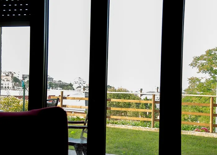 Casa De Flores - Con Jardin Privado Frente A La Playa De * Comillas